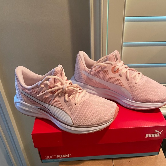 New Twitch Runner Women's Running sneakers - Picture 1 of 11